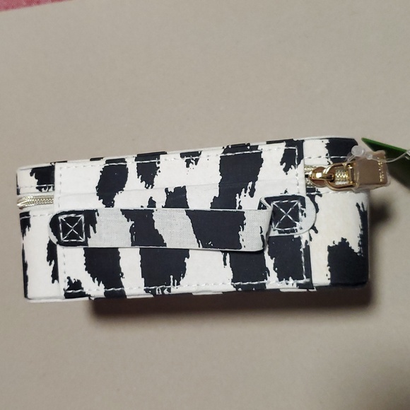 Kate Spade Manicure Set Of5:Nail File,Tweezers,Cuticle Scissors,Nail Clipper,Bag - Picture 8 of 14